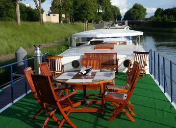 la vie en rose top view