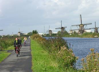 kinderdijk cyclists