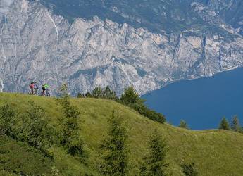 Tours Europe cyclists Lake Garda