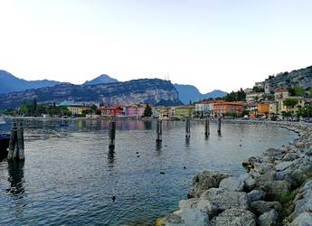 Tours Europe  lake house Meran - Lake Garda