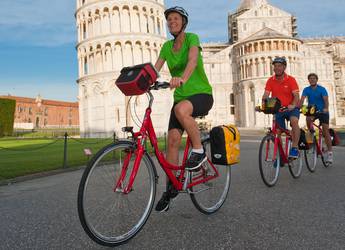 cyclists in pisa