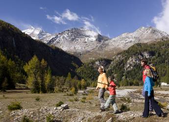 walking in Bernina region