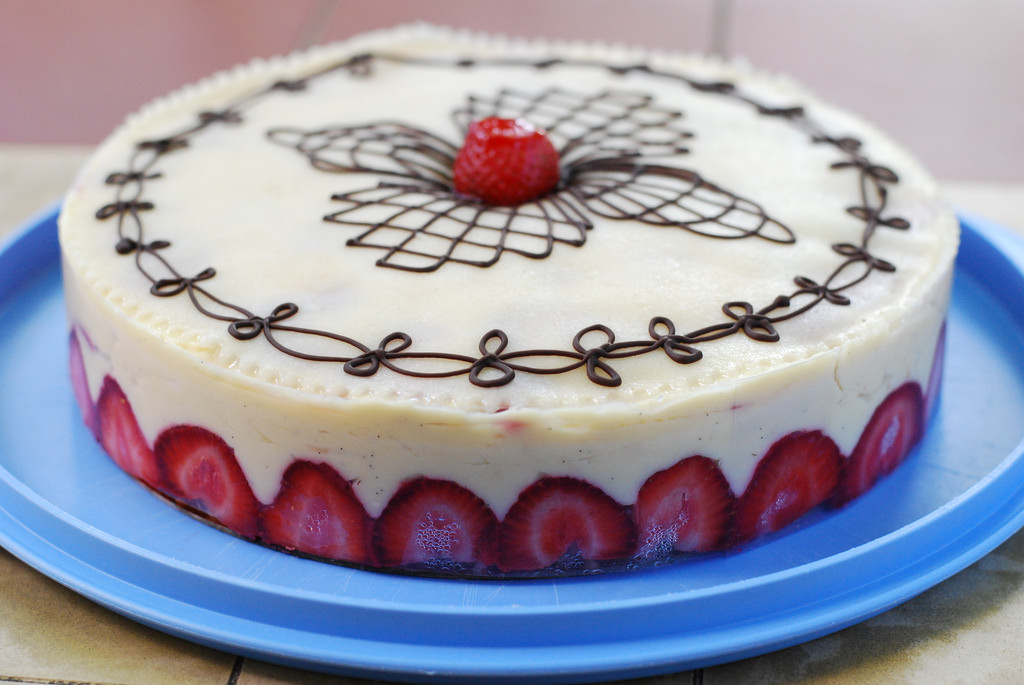 French Le Fraisier cake